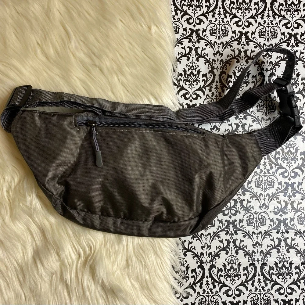 NWT : ‘sport’ label sporty casual adjustable multi-pocket fanny pack waist bag - Picture 4 of 10